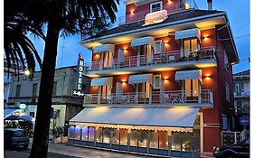 Hotel Lo Squalo